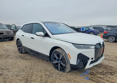 2024 BMW Ix xDrive50 z USA, uszkodzony, nr VIN WB523CF01RCP94121